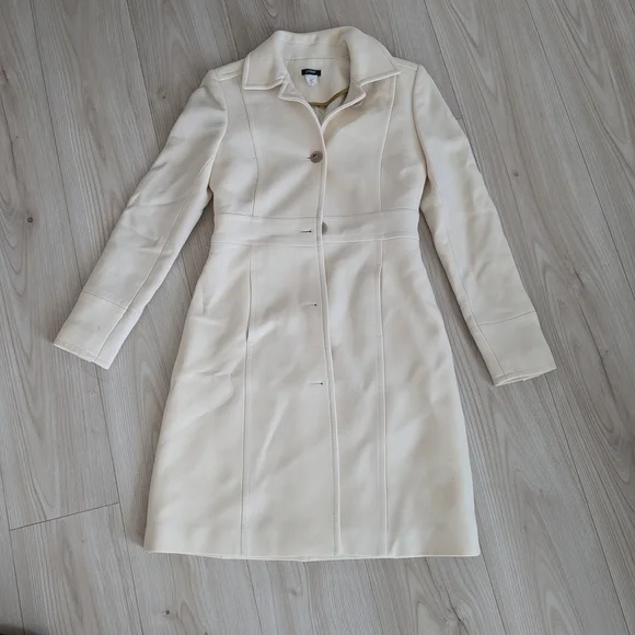 J Crew White Trench Coat with Tailored Fit and Minimalist Design - Picture 2 of 7